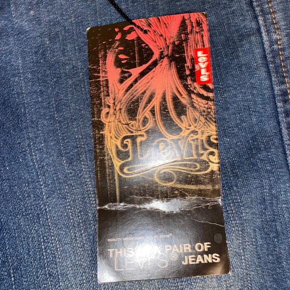 NWT Y2k Vintage Levi's Cropped Mom Jeans, Medium Blue Denim Wash, Size 26 - Picture 9 of 10